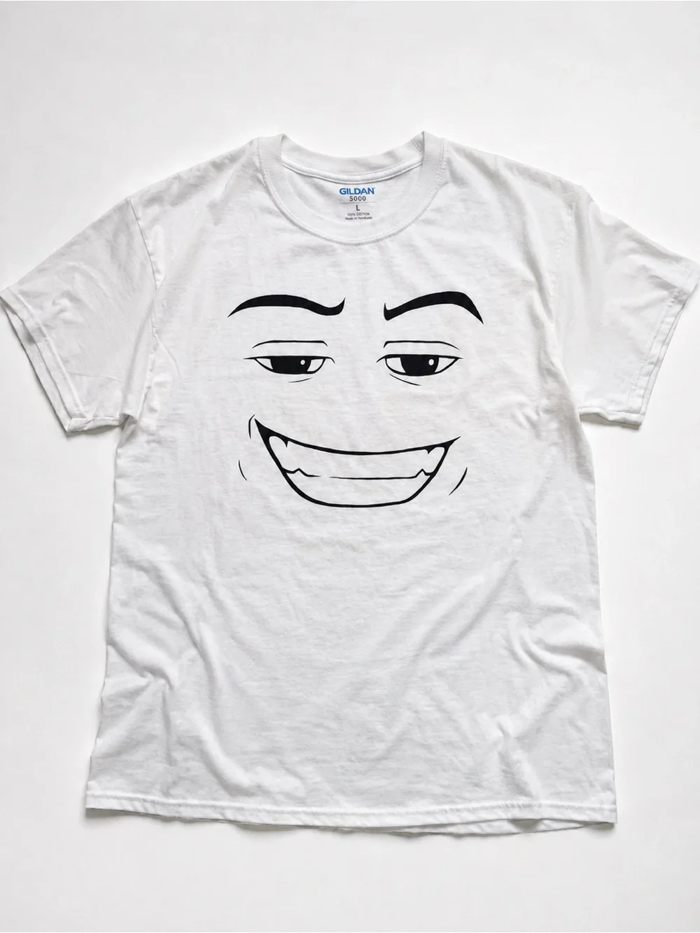 Gildan 5000 White Graphic Smile Face Tee Vintage Size L - Picture 1 of 4
